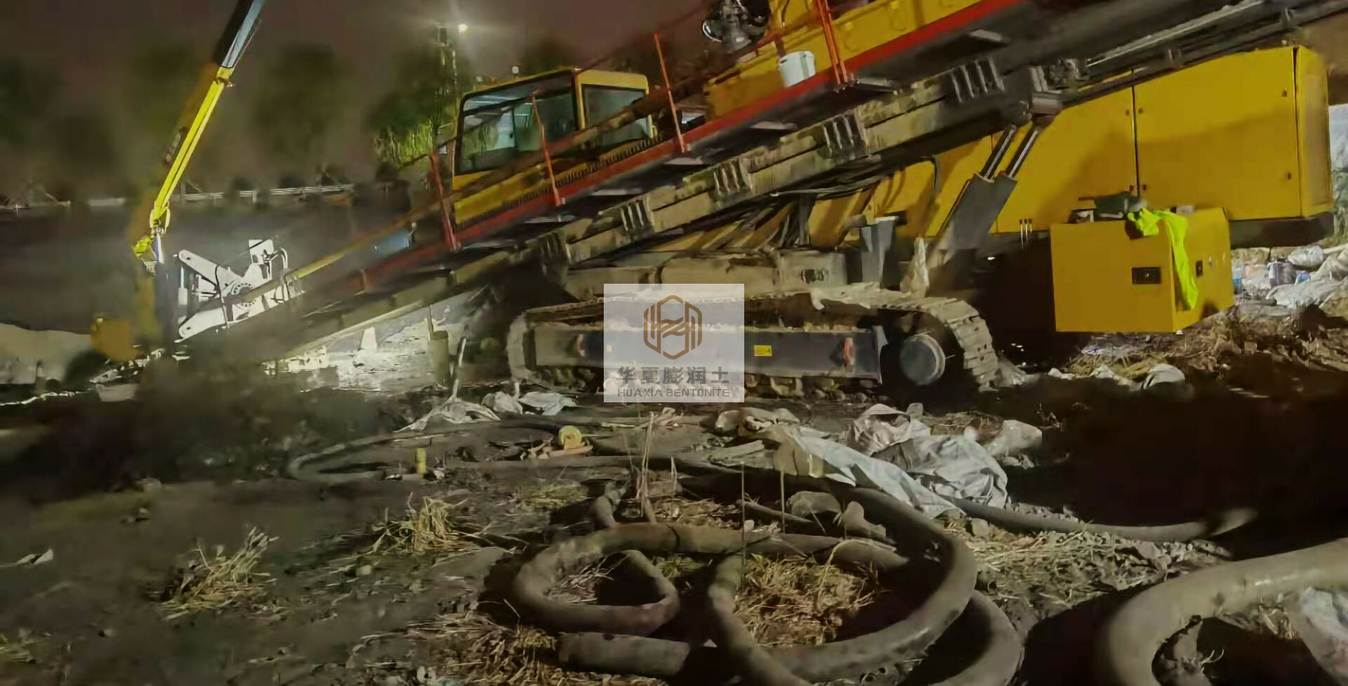 膨潤(rùn)土廠(chǎng)家、造紙用膨潤(rùn)土、鈉基膨潤(rùn)土、鈣基膨潤(rùn)土、鉆井泥漿膨潤(rùn)土、蒙脫石、球團(tuán)膨潤(rùn)土、膨潤(rùn)土